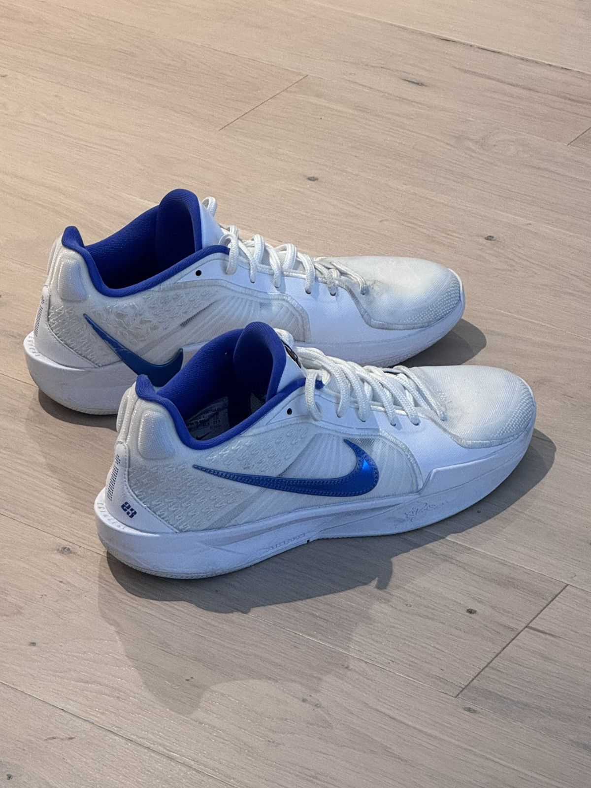 Nike Nike Sabrina 2 ID men size 9 white blue Size US 9 / EU 42 - 16 Thumbnail