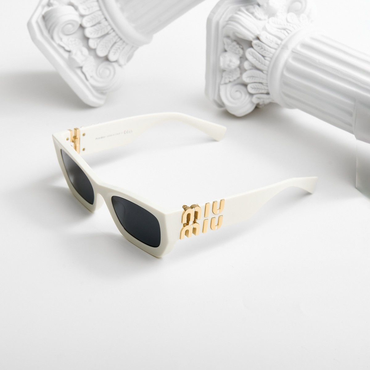 Miu Miu MIU MIU 0MU 09WS 1425S0 SUNGLASSES Size ONE SIZE - 1 Thumbnail
