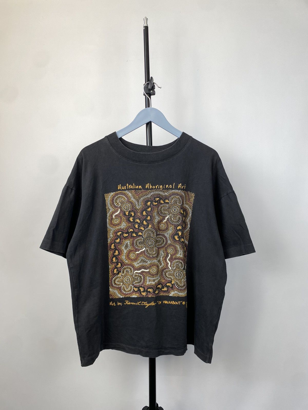 Vintage Vintage 1990's Australia Art Faded T Shirt Single Stitch Size US L / EU 52-54 / 3 - 1 Thumbnail