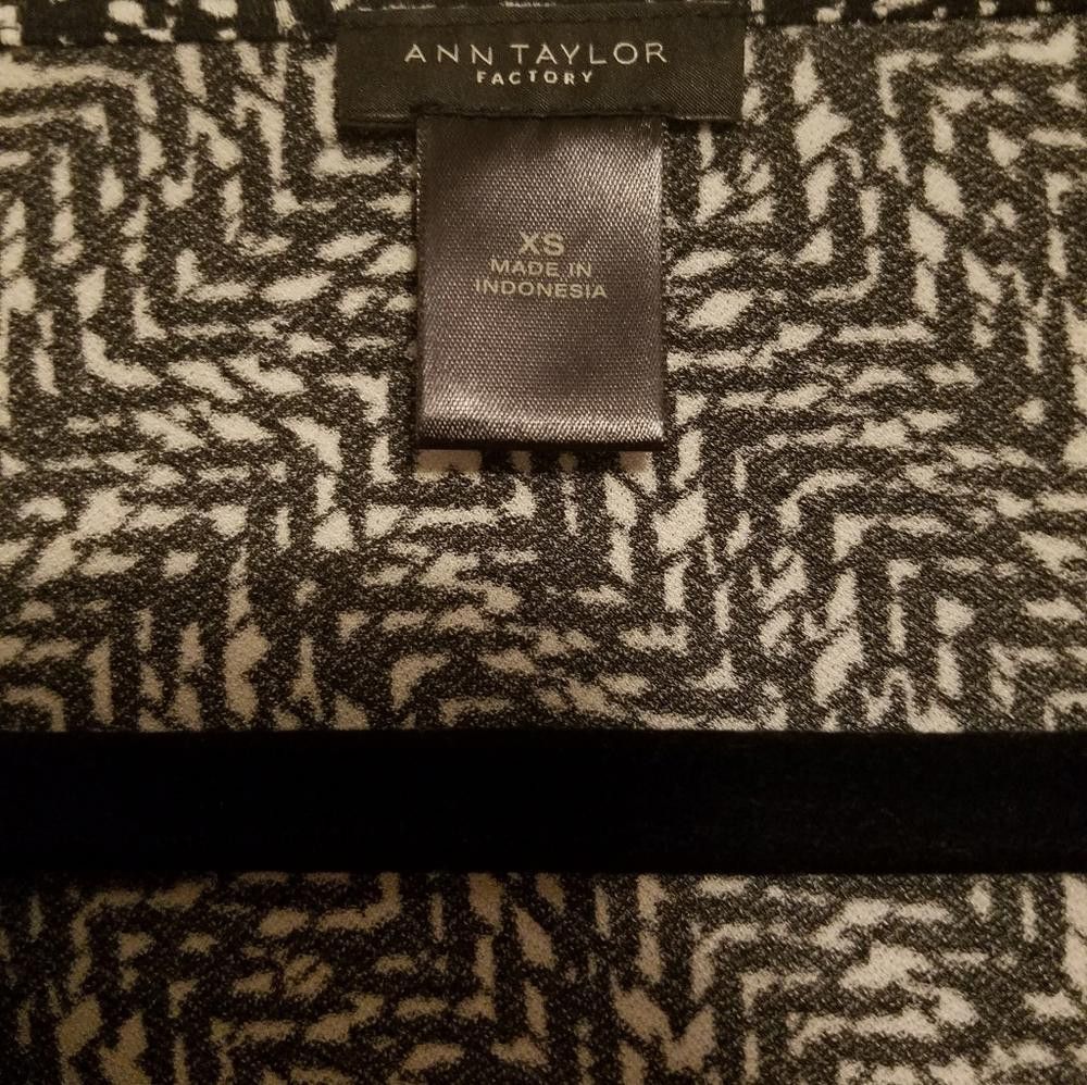 Designer Ann Taylor Factory Sleeveless Top Size XS Size XS / US 0-2 / IT 36-38 - 4 Thumbnail
