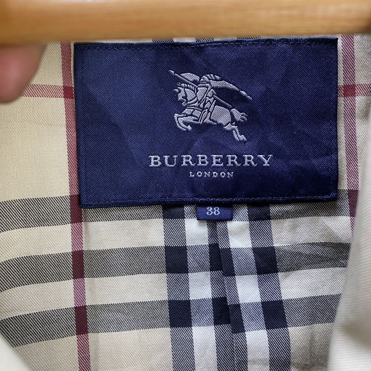 Burberry Vintage Burberry Belted Jacket Size US M / EU 48-50 / 2 - 7 Thumbnail