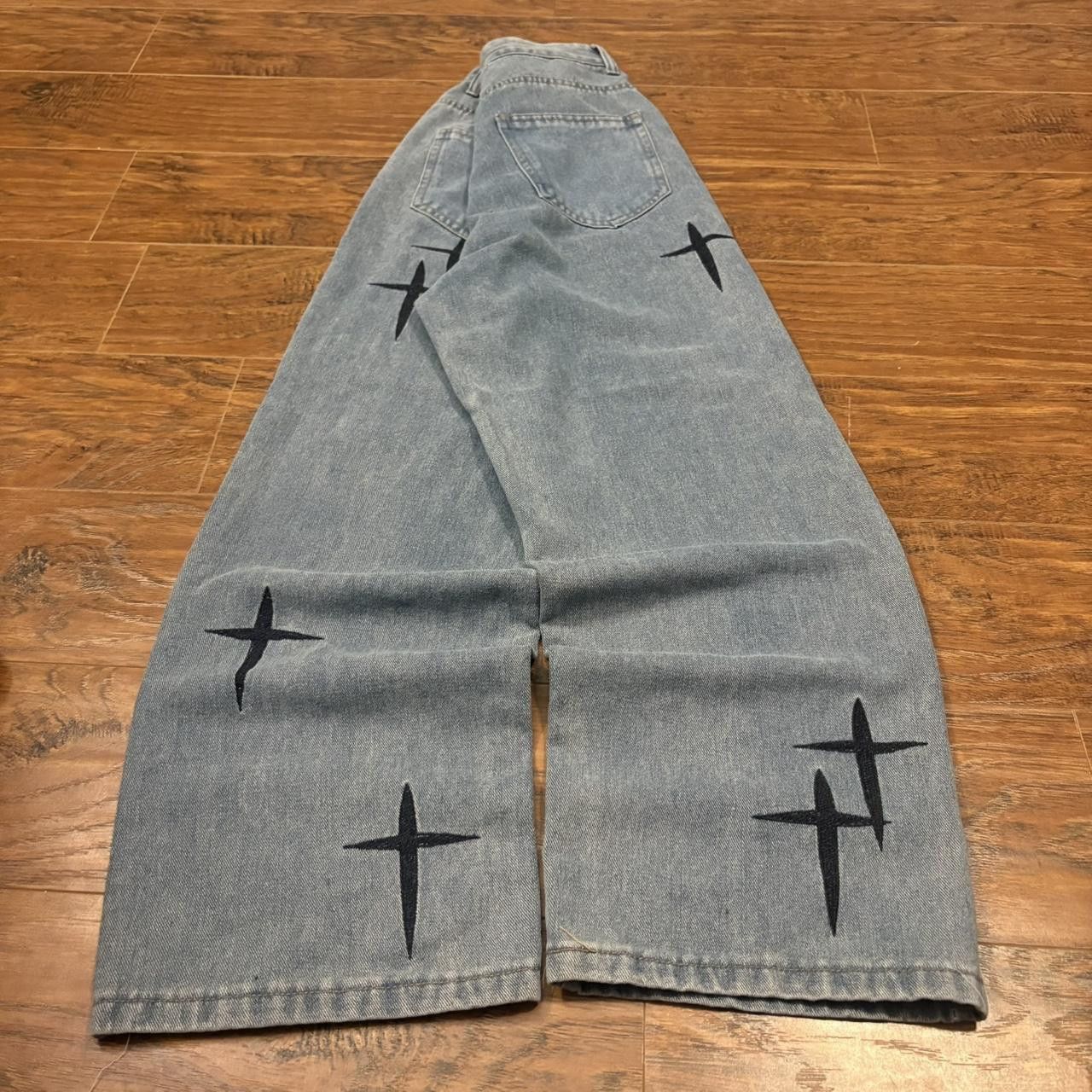 Vintage Crazy Vintage Y2K/2000s Baggy Cross chrome hearts Style Medium wash Denim Jeans! Size US 27 - 4 Thumbnail