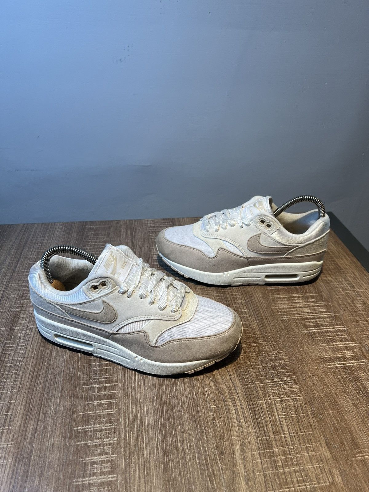 Nike Nike Air Max 1 Pale Ivory sand white shoes Womens size 6.5 Size US 6.5 / IT 36.5 - 2 Thumbnail
