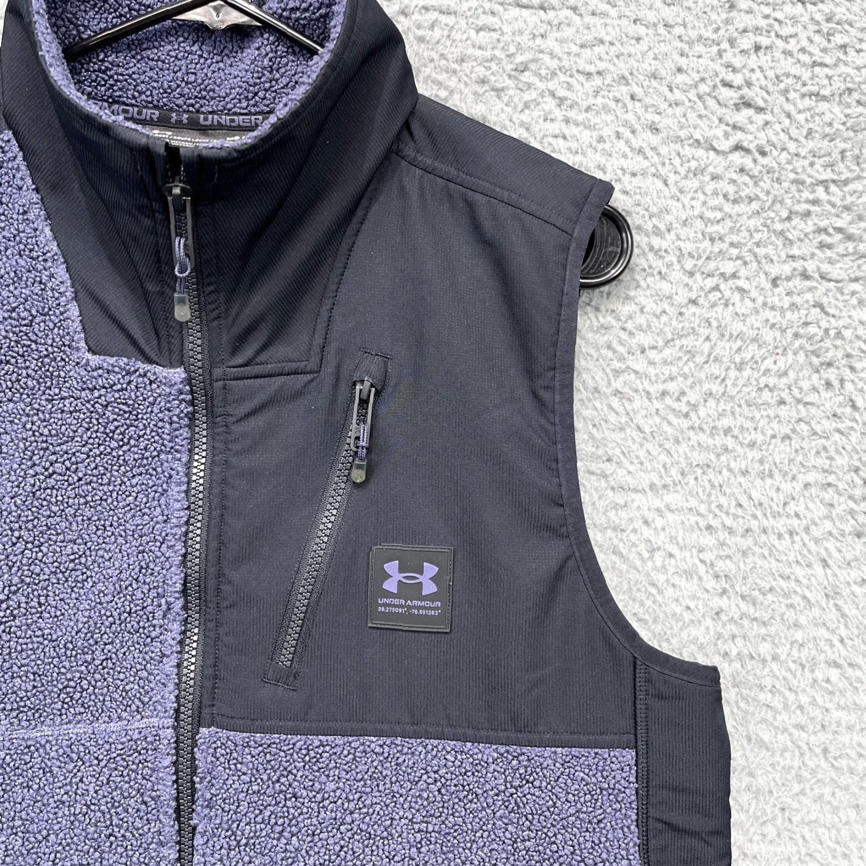 Under Armour Under Armour Mission Boucle Vest Mens M Purple Outer Shell Pockets Zip Mid-Length Vest Size US M / EU 48-50 / 2 - 2 Thumbnail