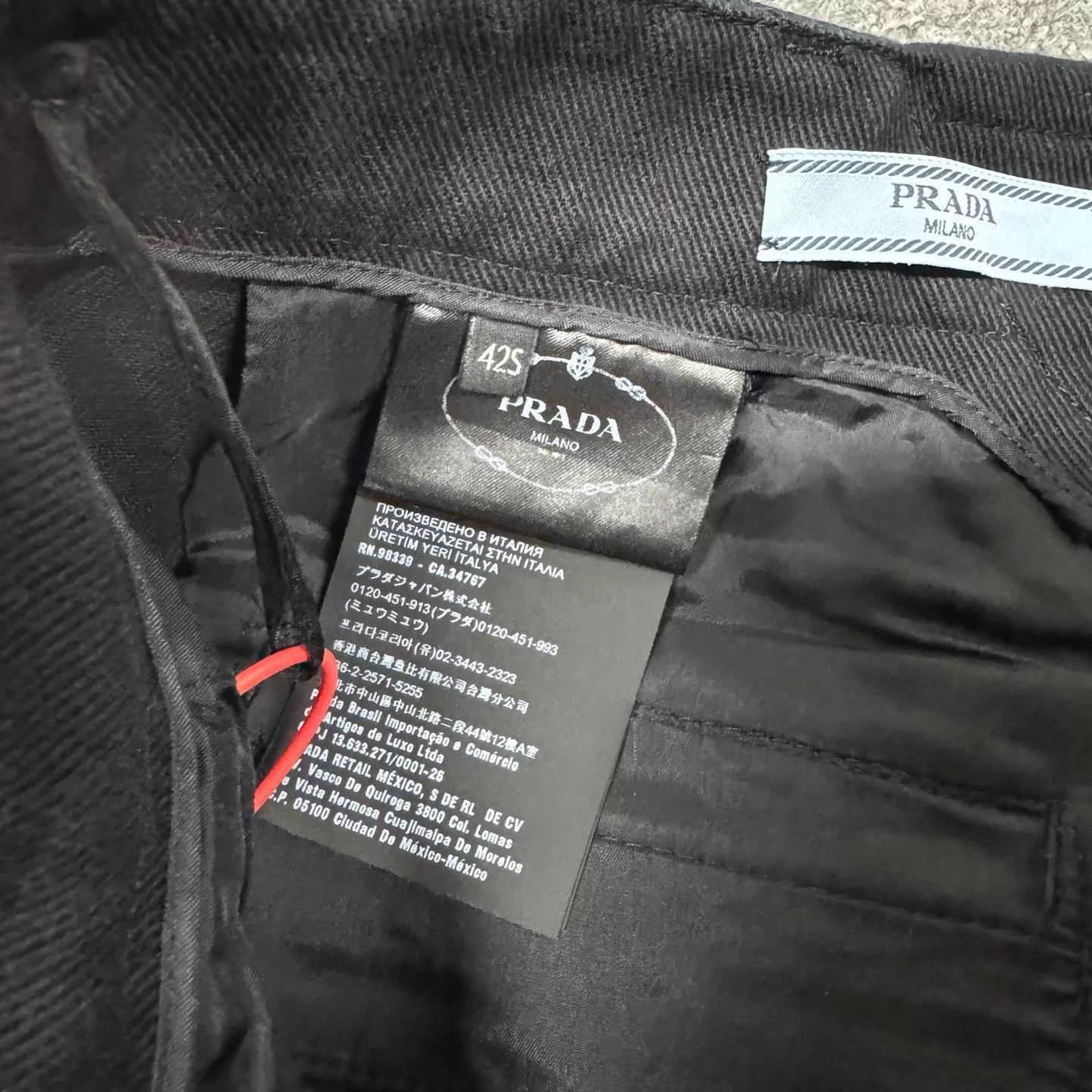 Prada Prada Black Triangle Logo Drawstring Short 42S 99New Size 28" / US 6 / IT 42 - 6 Thumbnail