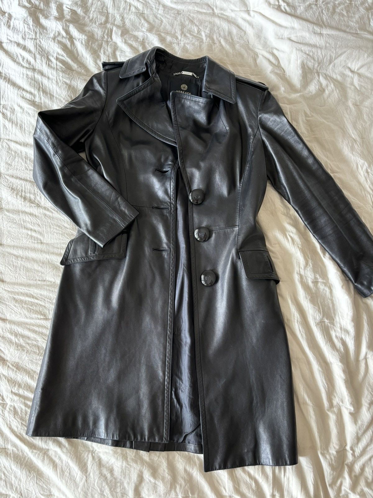 Versace Versace Leather Coat in IT44 Size M / US 6-8 / IT 42-44 - 2 Thumbnail