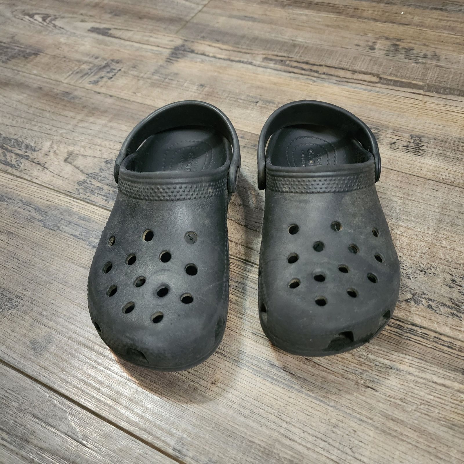 Crocs Black Crocs children kids size C12 sandals shoes Bx 39 Size US 12 / EU 45 - 4 Thumbnail