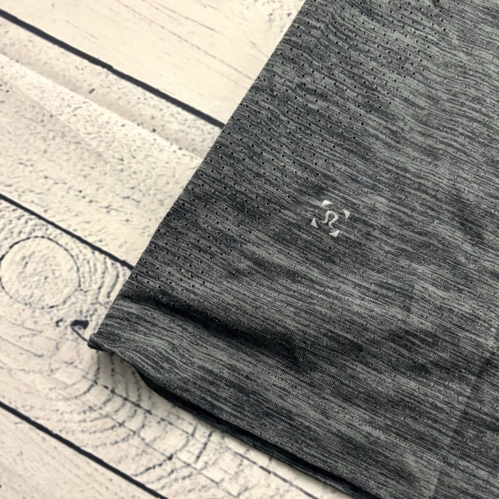 Lululemon Lululemon Metal Vent Tech Short Sleeve Shirt Men's L Gray T-Shirt Athletic Running & Gym Breathable Lightweight Size US L / EU 52-54 / 3 - 5 Thumbnail