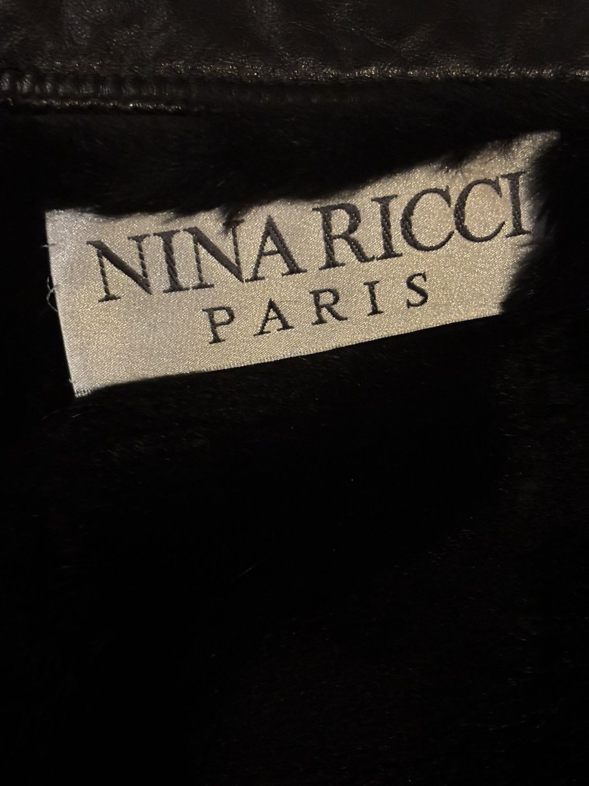Nina Ricci Women’s black leather Jacket with fur collar Size XXL / US 16-18 / IT 52-54 - 10 Thumbnail