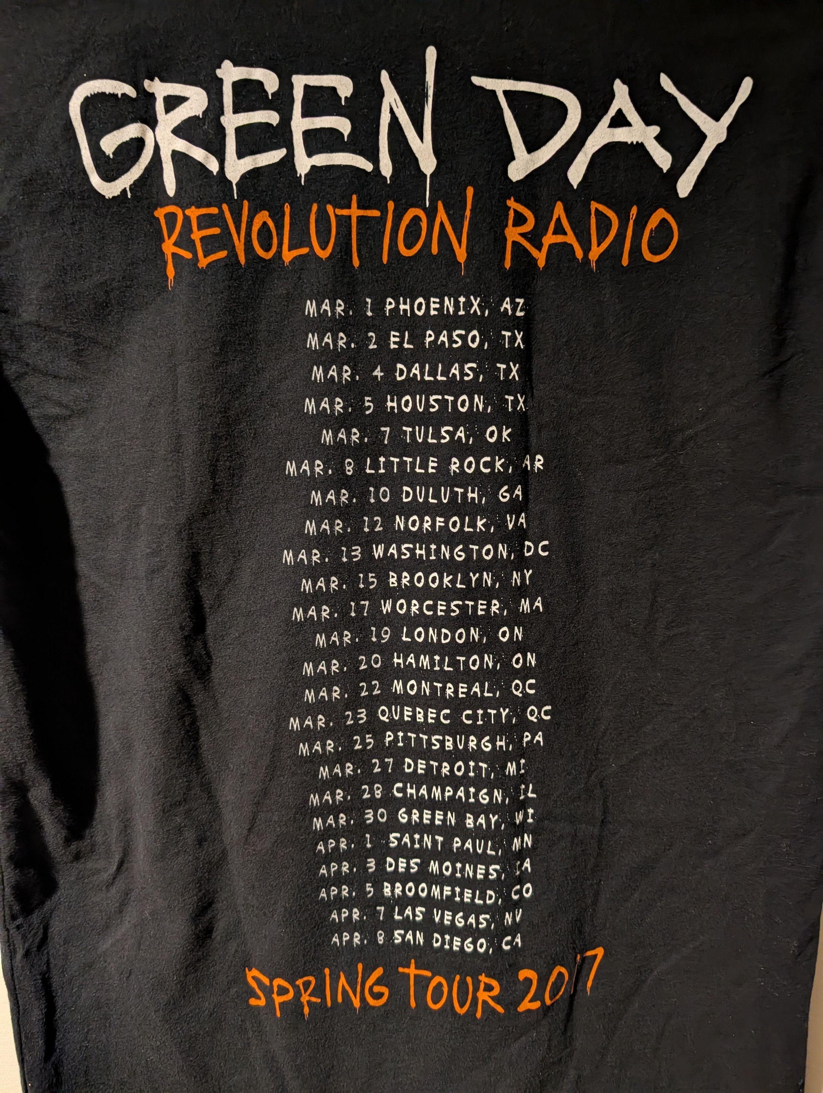 Band Tees Green Day Shirt Size M Adult Revolution Radio Tour 2017 Size US M / EU 48-50 / 2 - 7 Thumbnail
