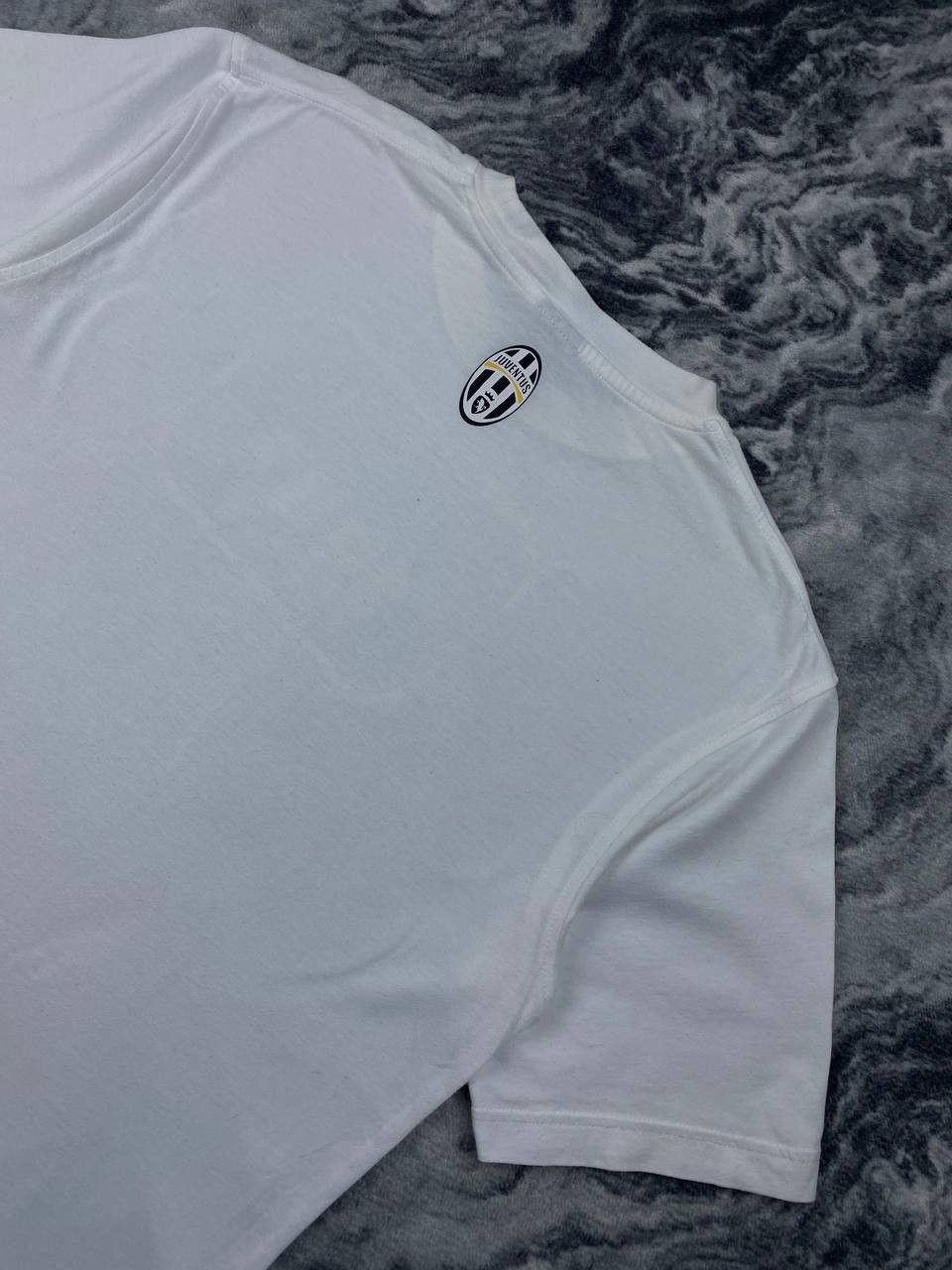 Nike Nike Juventus 2004 2005 Graphic Big Logo T Shirt Men Size M Size US M / EU 48-50 / 2 - 11 Thumbnail