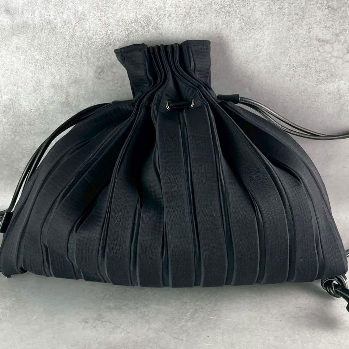 Issey Miyake Issey Miyake Pleats Please Backpack Drawstring Handbag Designer Women Medium Colle VHTF Size ONE SIZE - 2 Thumbnail