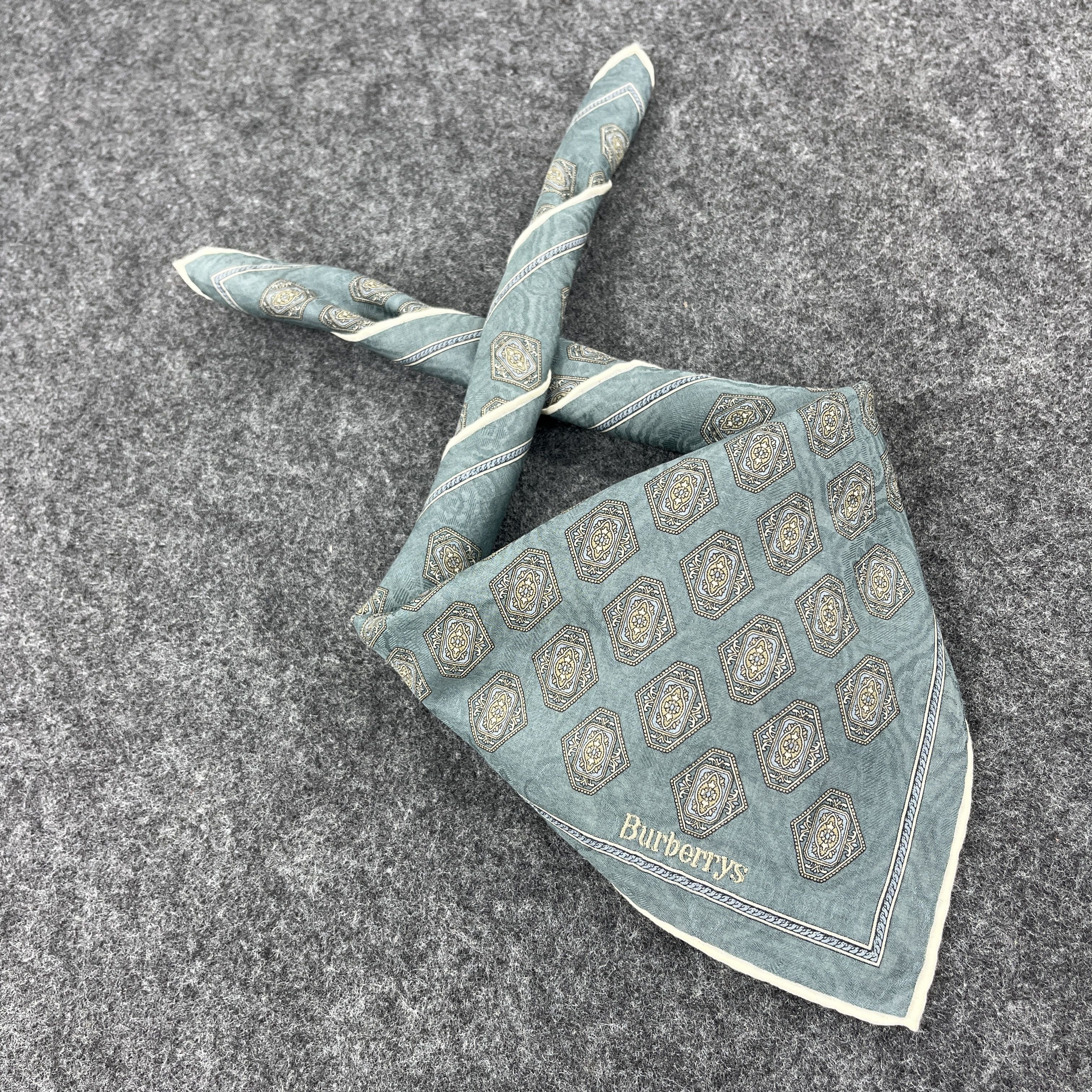 Burberry × Vintage Burberry Handkerchief / Bandana / Neckerchief B272 Size ONE SIZE - 9 Thumbnail
