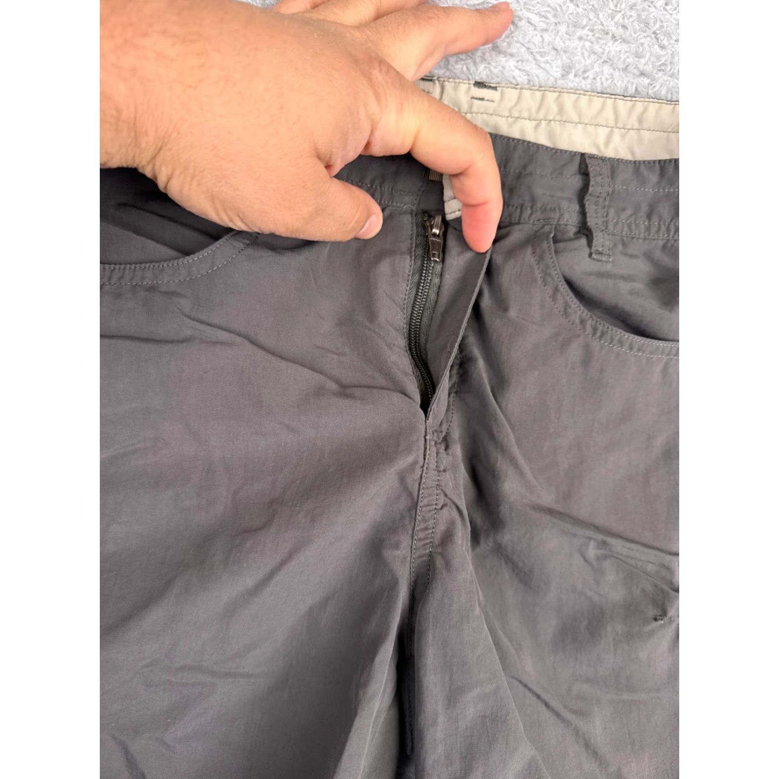 Patagonia Patagonia Shorts Womens 8 Gray Cargo Away From Home Shorts Hike Walk Camp 32x9 Size 30" / US 8 / IT 44 - 6 Thumbnail
