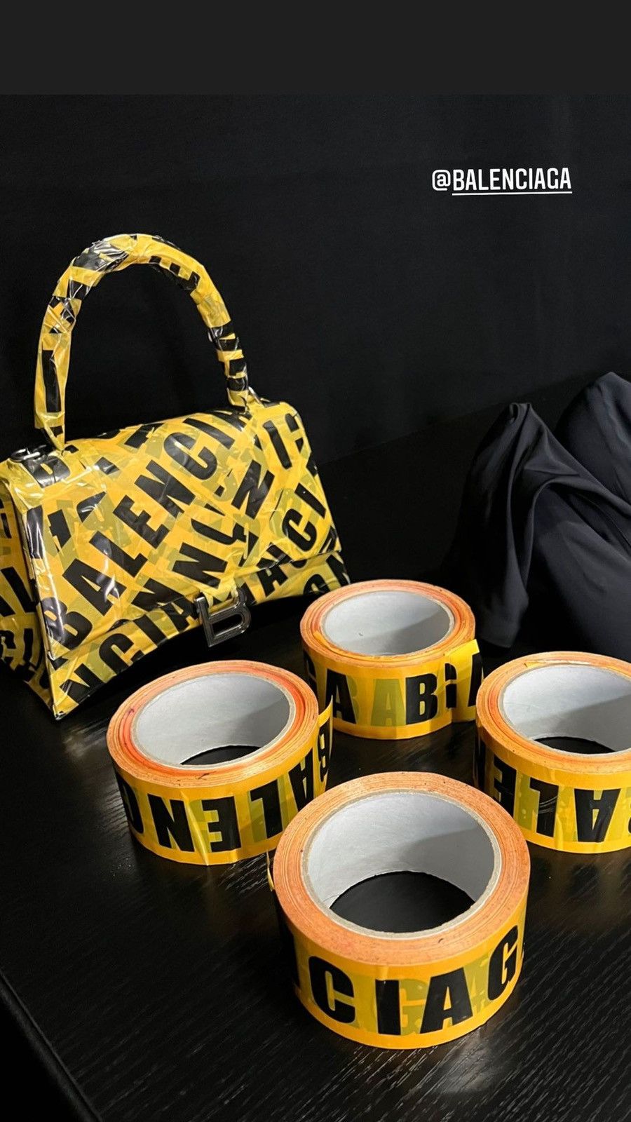 Balenciaga ⚠️RUNWAY⚠️ Hourglass TAPE Bag Size ONE SIZE - 6 Thumbnail