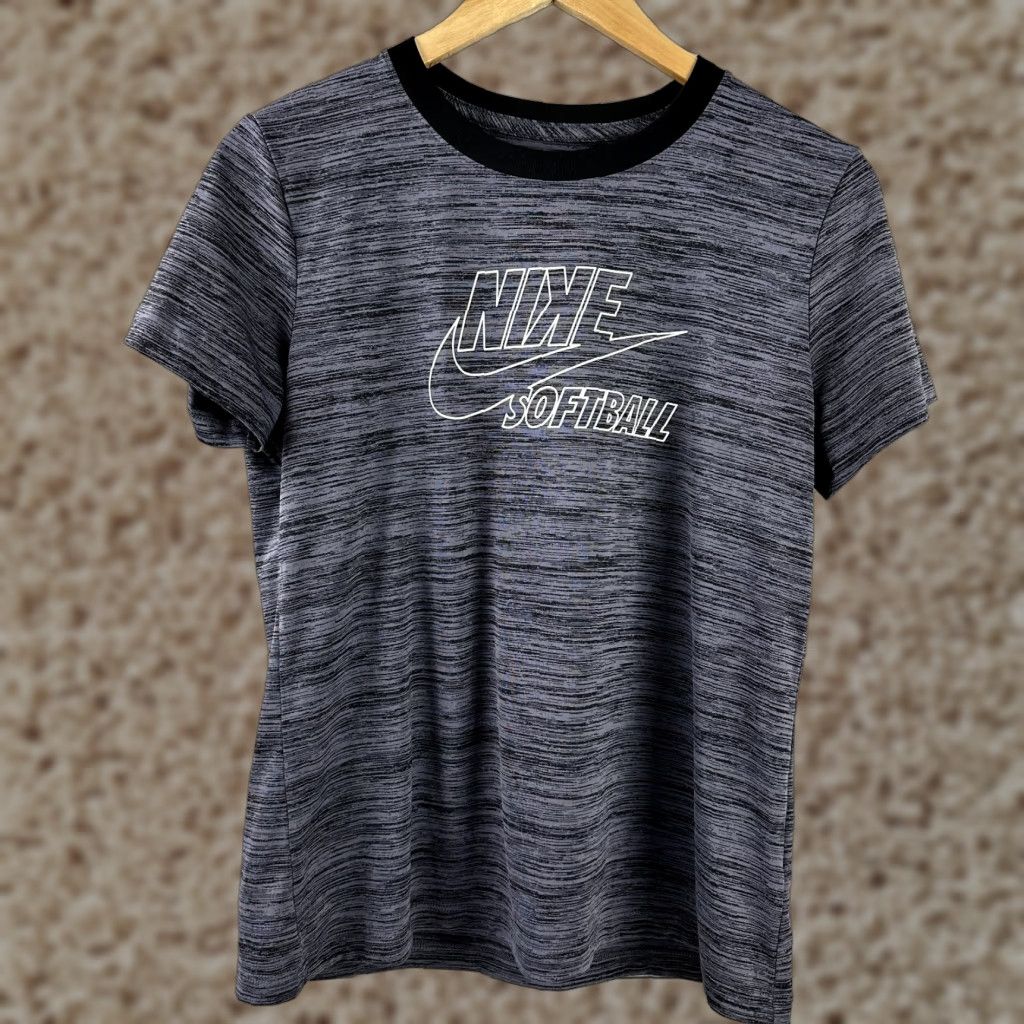 Nike Nike Dri-Fit Shirt Women's Medium Gray Short Sleeve Size M / US 6-8 / IT 42-44 - 1 Thumbnail