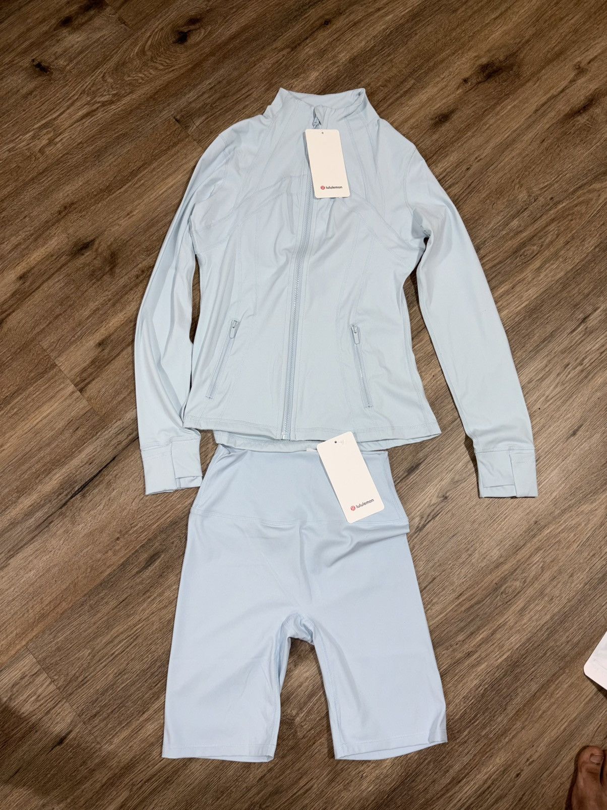 Lululemon Lululemon Light Blue Jacket and Biker Shorts Set Size L / US 10 / IT 46 - 2 Thumbnail