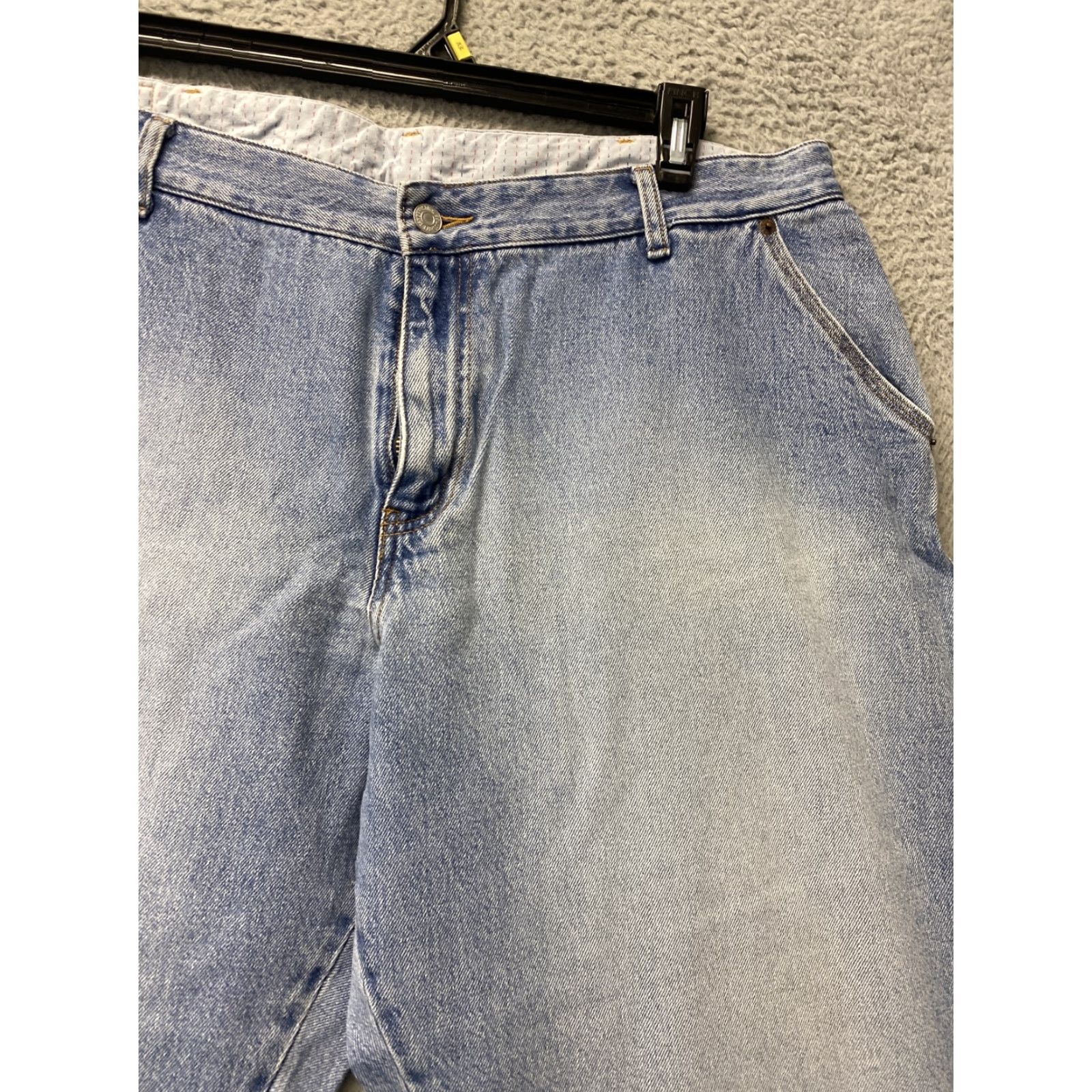 Denime Levi’s Capri Jeans Women’s 20W Blue Mid Rise Cotton Blend 5-Pocket Casual Size 42" / US 20 - 3 Thumbnail