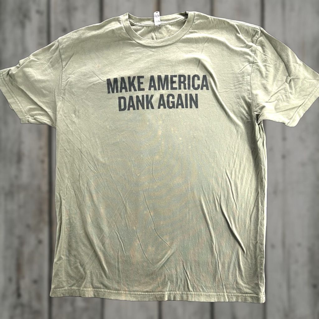 Next Level Next Level Shirt Mens 2XL Olive Green Funny Graphic Make America Dank Again Flying Saucer Beer Size US XXL / EU 58 / 5 - 1 Thumbnail