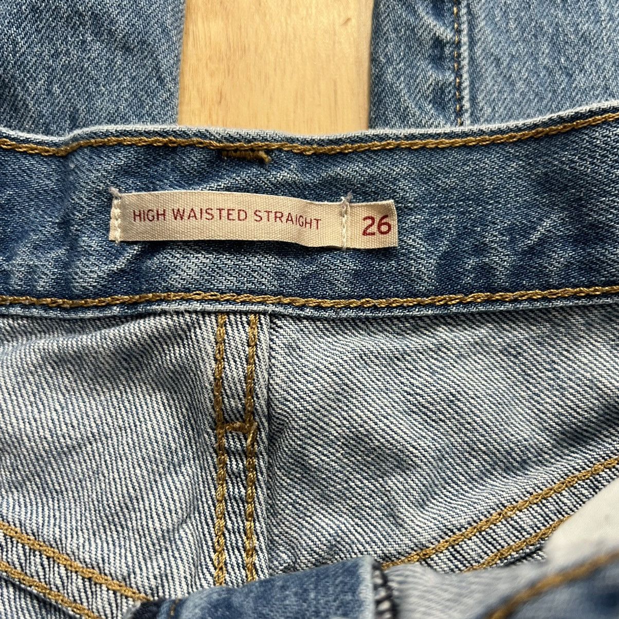 Levi's Levi’s High Waisted Straight Jeans Women’s Distressed Denim Size 26" / US 2 / IT 38 - 2 Thumbnail