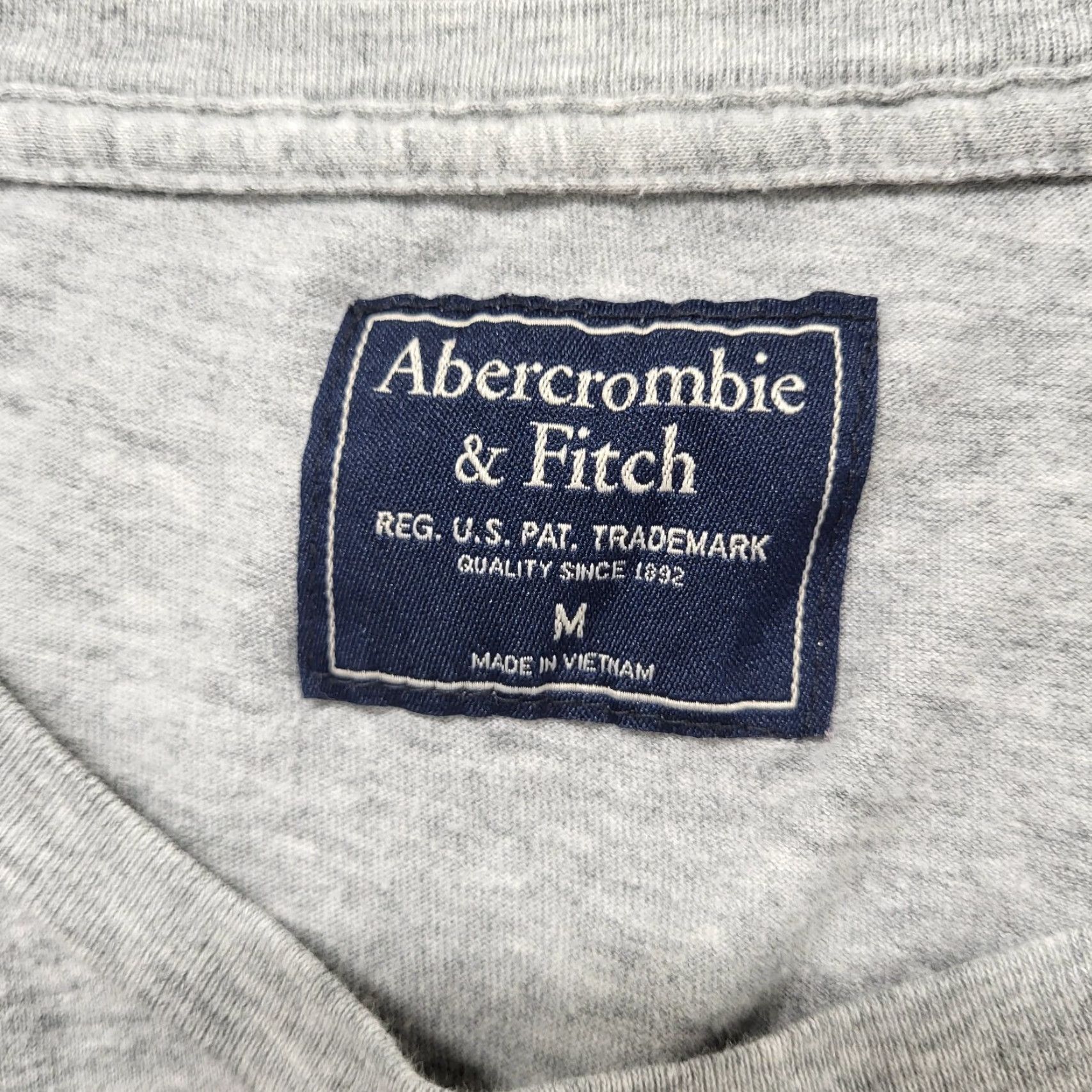Abercrombie & Fitch Abercrombie & Fitch T-shirt Women's Size Medium Gray Short Sleeve 100% Cotton Lightweight Jersey Embroidered Moose Size M / US 6-8 / IT 42-44 - 3 Thumbnail