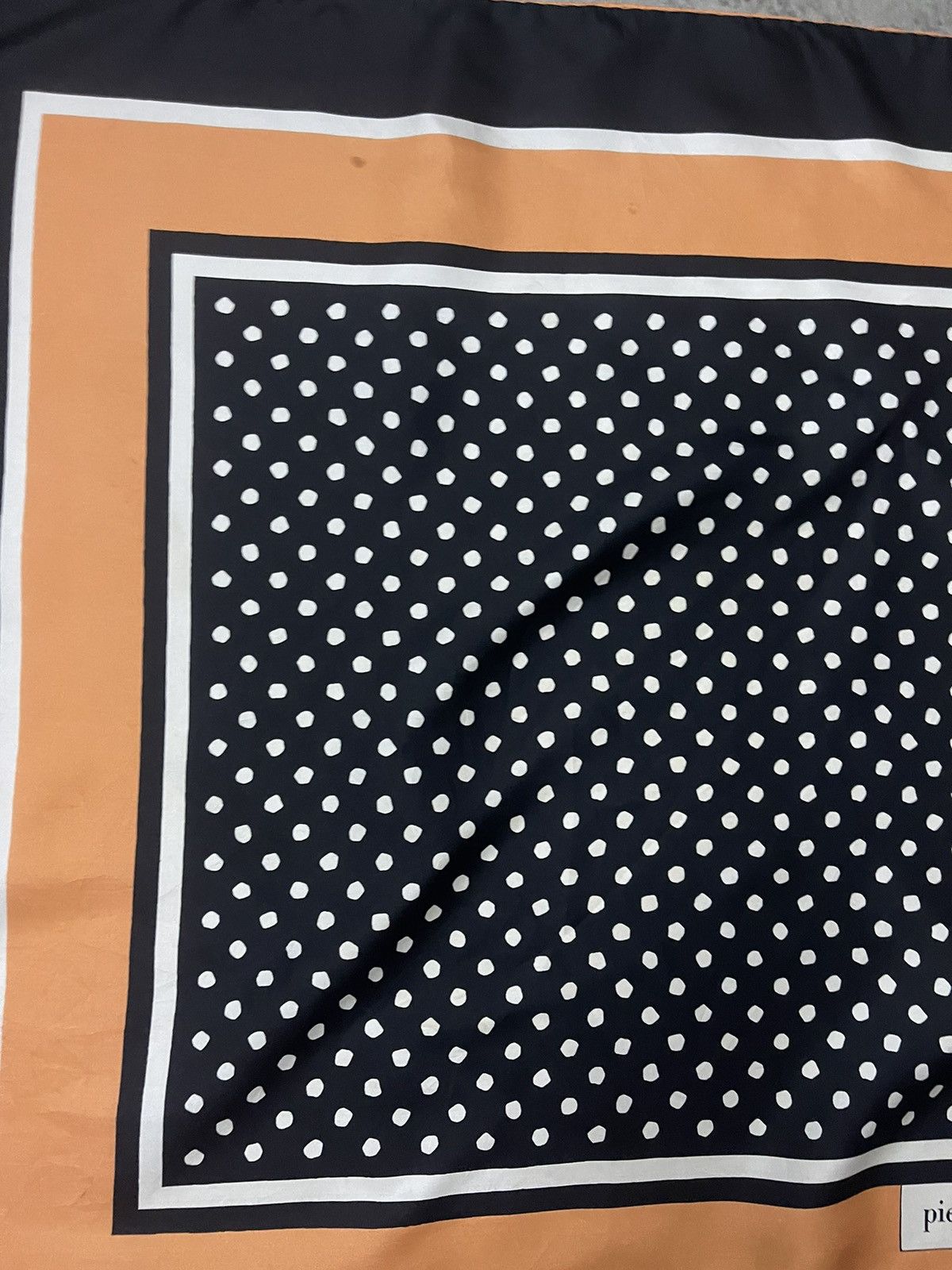 Pierre Balmain PIERRE BALMAIN SILK SCARVES Size ONE SIZE - 4 Thumbnail