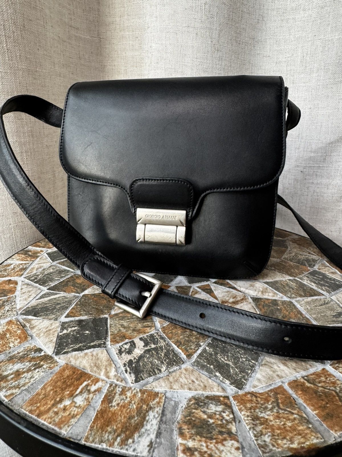 Giorgio Armani Vintage Giorgio Armani Black Leather Shoulder Bag UNISEX Size ONE SIZE - 1 Thumbnail