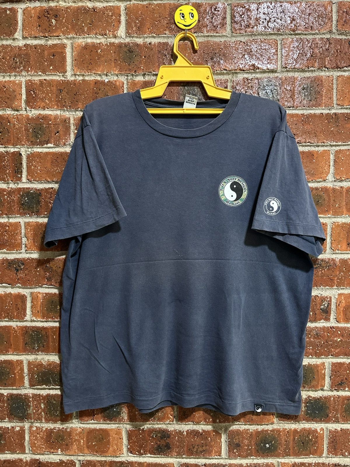 Vintage Thrashed Vintage 90s T&C Surf Design Sun Faded Tee Size US L / EU 52-54 / 3 - 7 Thumbnail