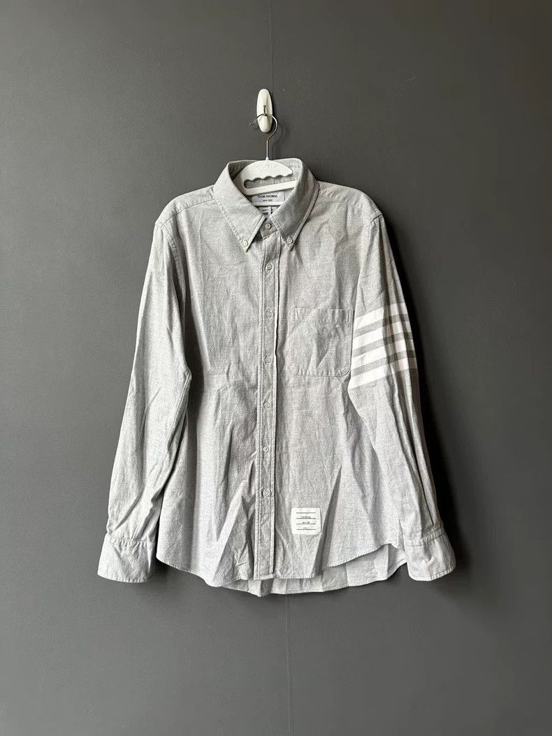 Thom Browne Thom Browne size3 Grey shirt with a white collar Size US L / EU 52-54 / 3 - 1 Thumbnail