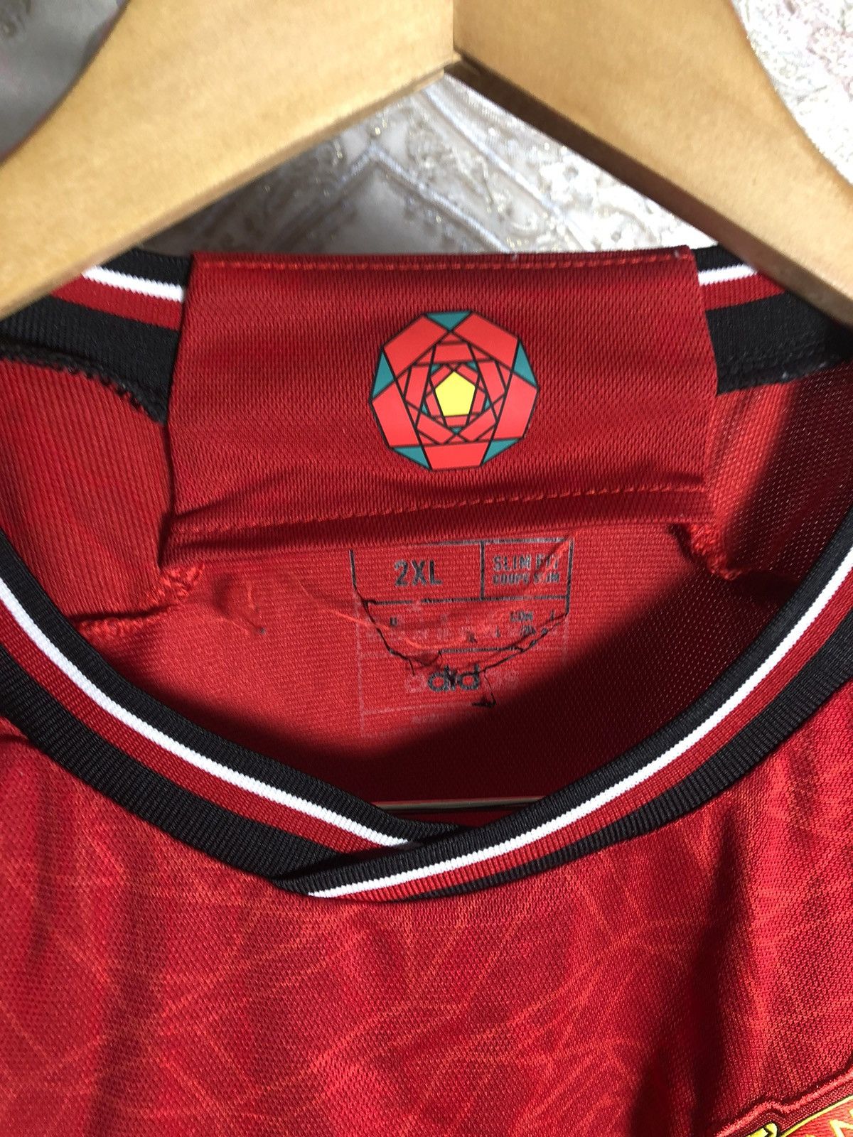 Vintage VERY RARE ADIDAS MANCHESTER UNITED ENGLAND SOCCER JERSEY Y2K Size US XXL / EU 58 / 5 - 3 Thumbnail