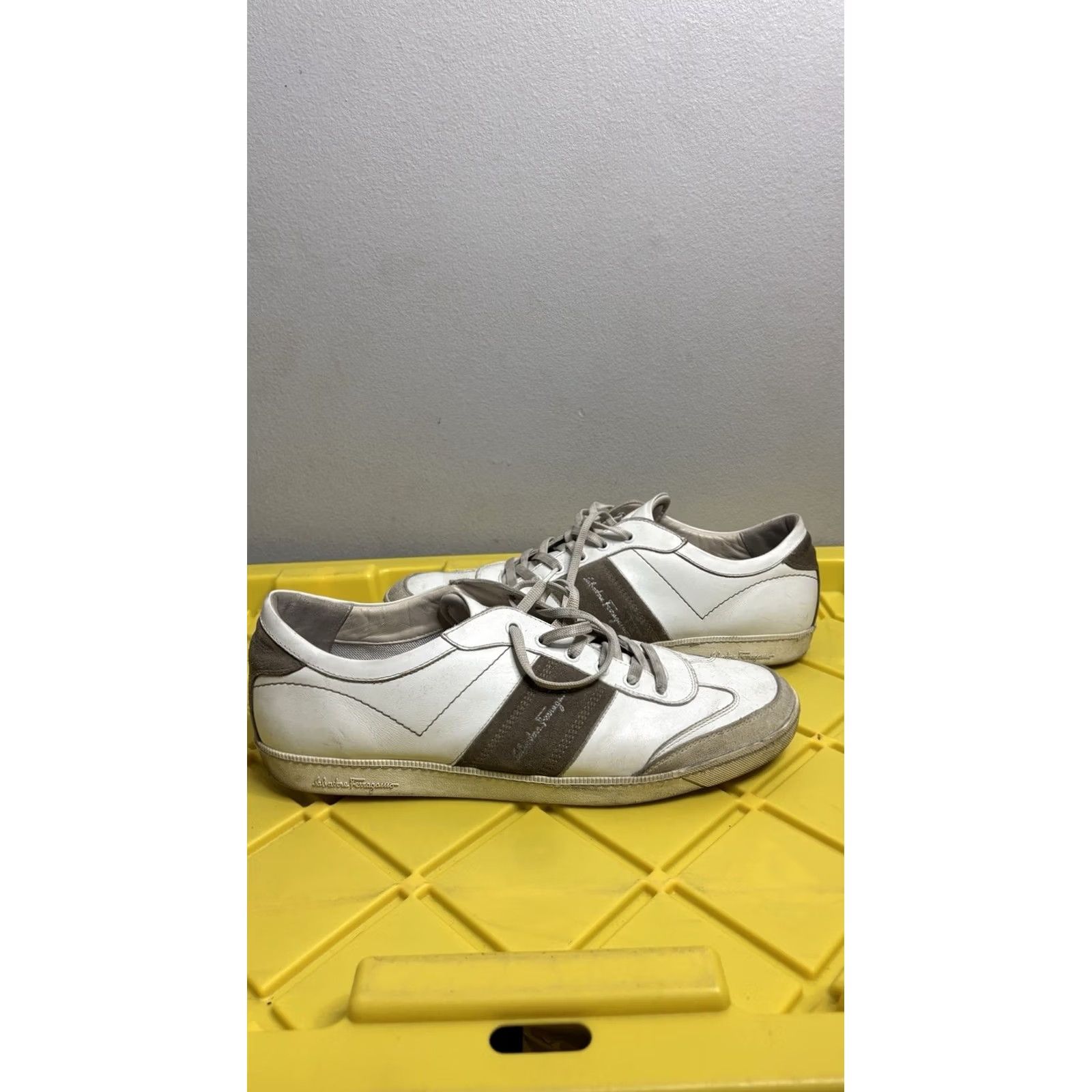 Vintage FERRAGAMO Men’s Achille Signature Leather Sneakers White Beige 11.5 M US S029 Size US 12 / EU 45 - 5 Thumbnail