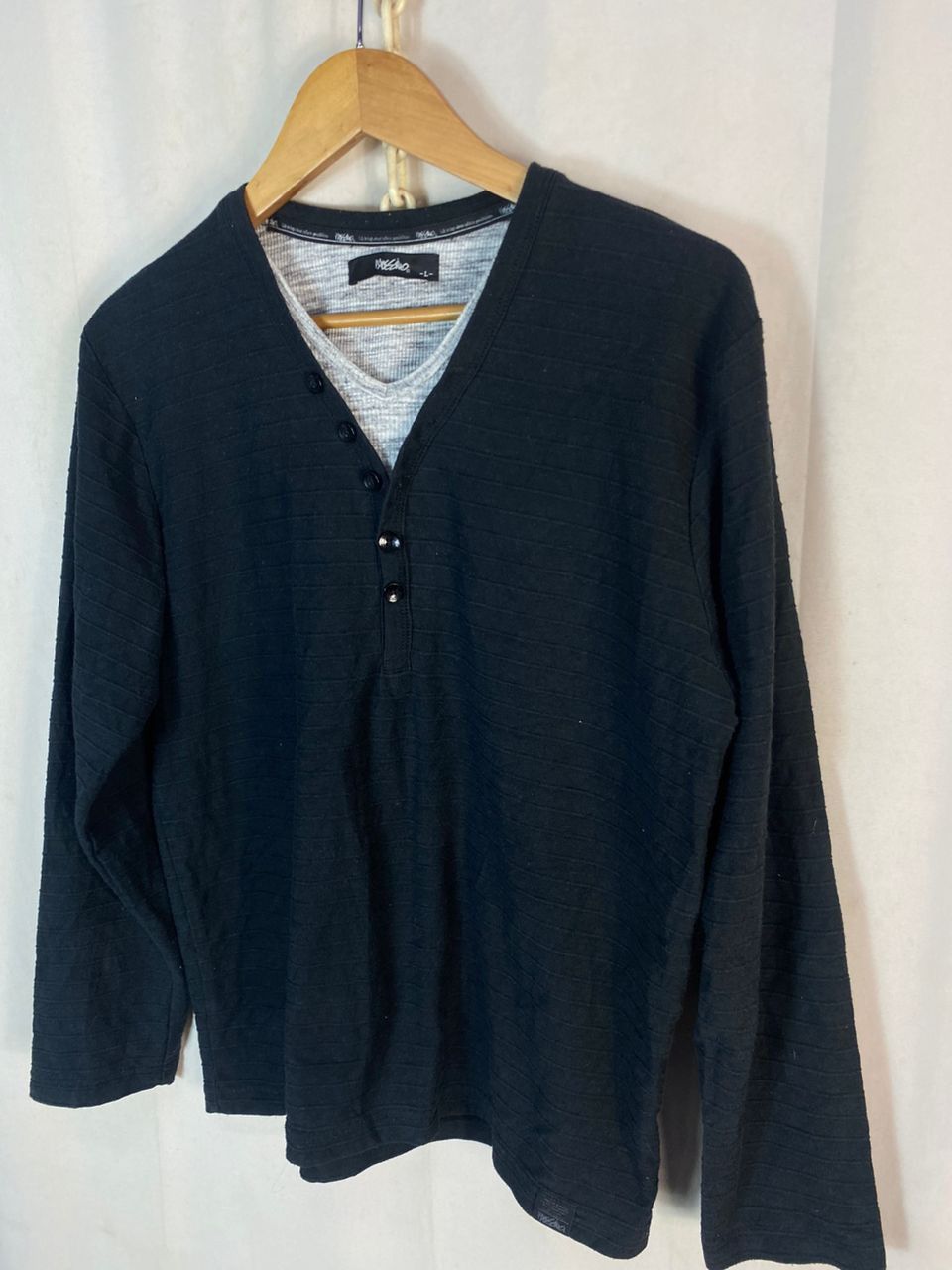 Mossimo Unisex🔥Mossimo half button long sleeve tshirt Size US M / EU 48-50 / 2 - 3 Thumbnail