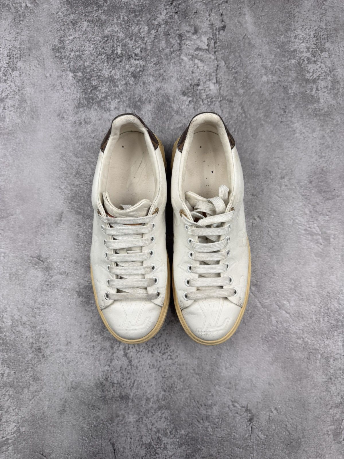 Louis Vuitton Louis Vuitton White Monogram Sneakers Women Size 36 Size US 6 / IT 36 - 2 Thumbnail