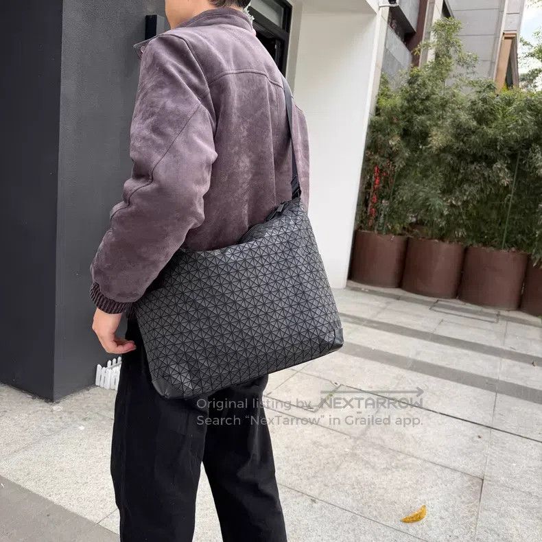 Issey Miyake Issey Miyake Black Crossbody Bag Size ONE SIZE - 9 Thumbnail
