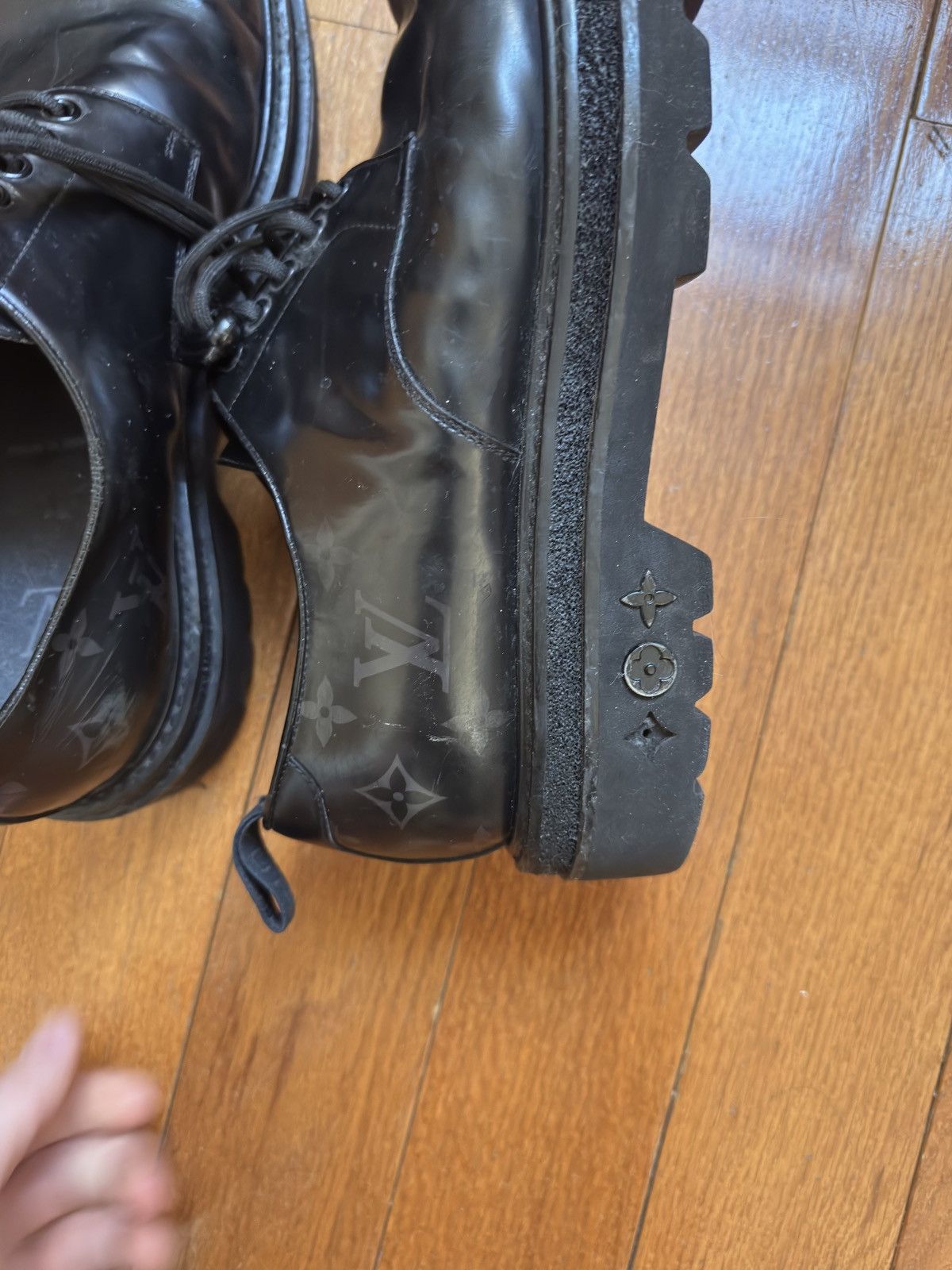 Louis Vuitton Louis Vuitton LV Monogram Leather Derby Shoe Size US 10.5 / EU 43-44 - 6 Thumbnail