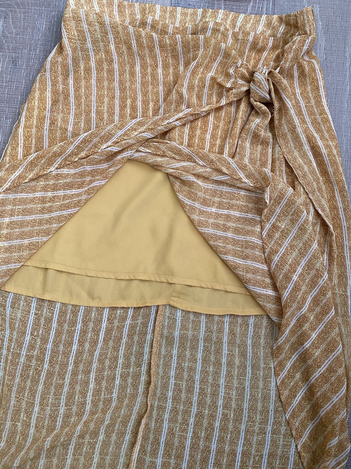Urban Outfitters Urban Outfitters 4Si3NNA Crop Top & Matching Wrap Skirt Size M / US 6-8 / IT 42-44 - 5 Thumbnail