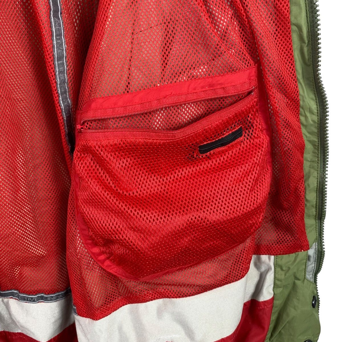 Analog Vintage ANALOG x BURTON Escape Route Q Stealth Jacket Parka Size US L / EU 52-54 / 3 - 15 Thumbnail