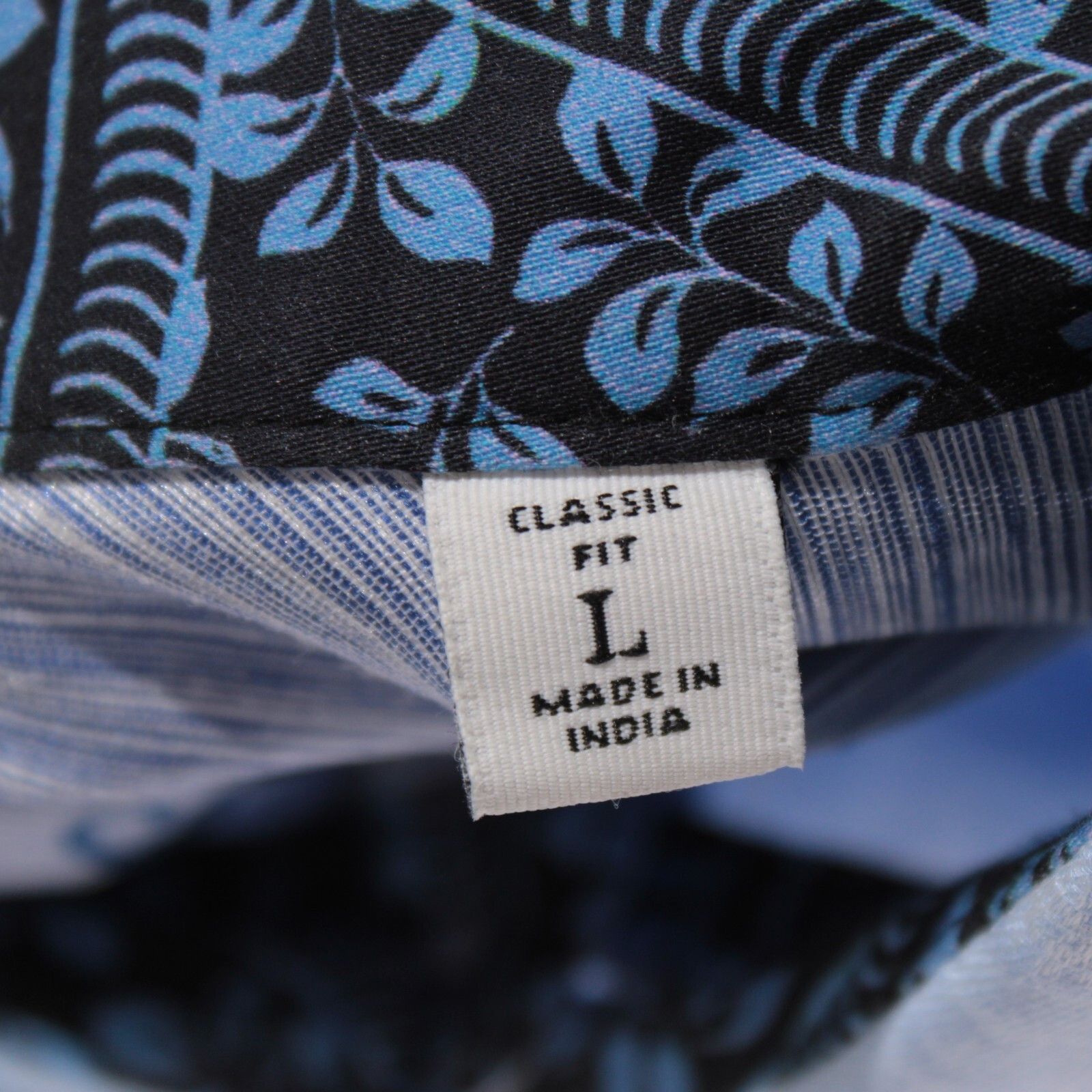 Robert Graham Robert Graham New with tags Shirt Size L US In Blue Size US L / EU 52-54 / 3 - 9 Thumbnail