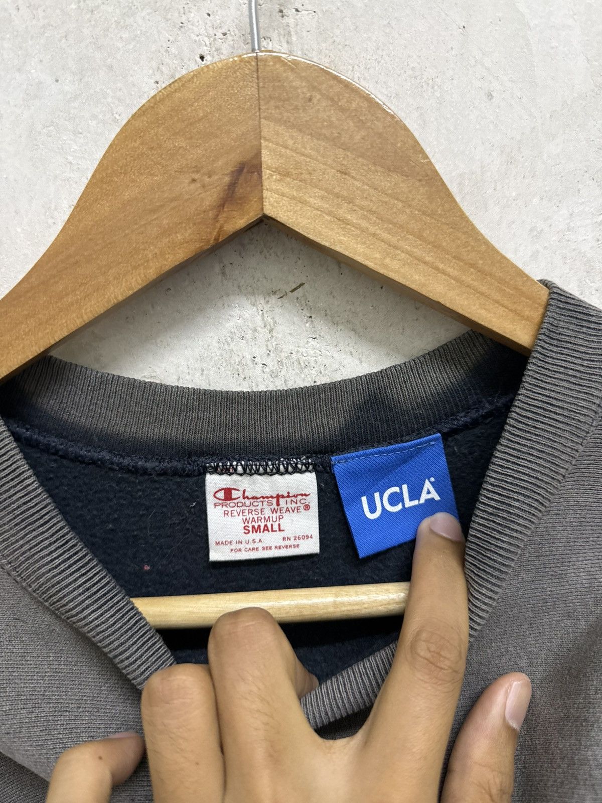 Champion 2000s Faded Champion UCLA Reverse Weave Sweatshirt Size US S / EU 44-46 / 1 - 5 Thumbnail