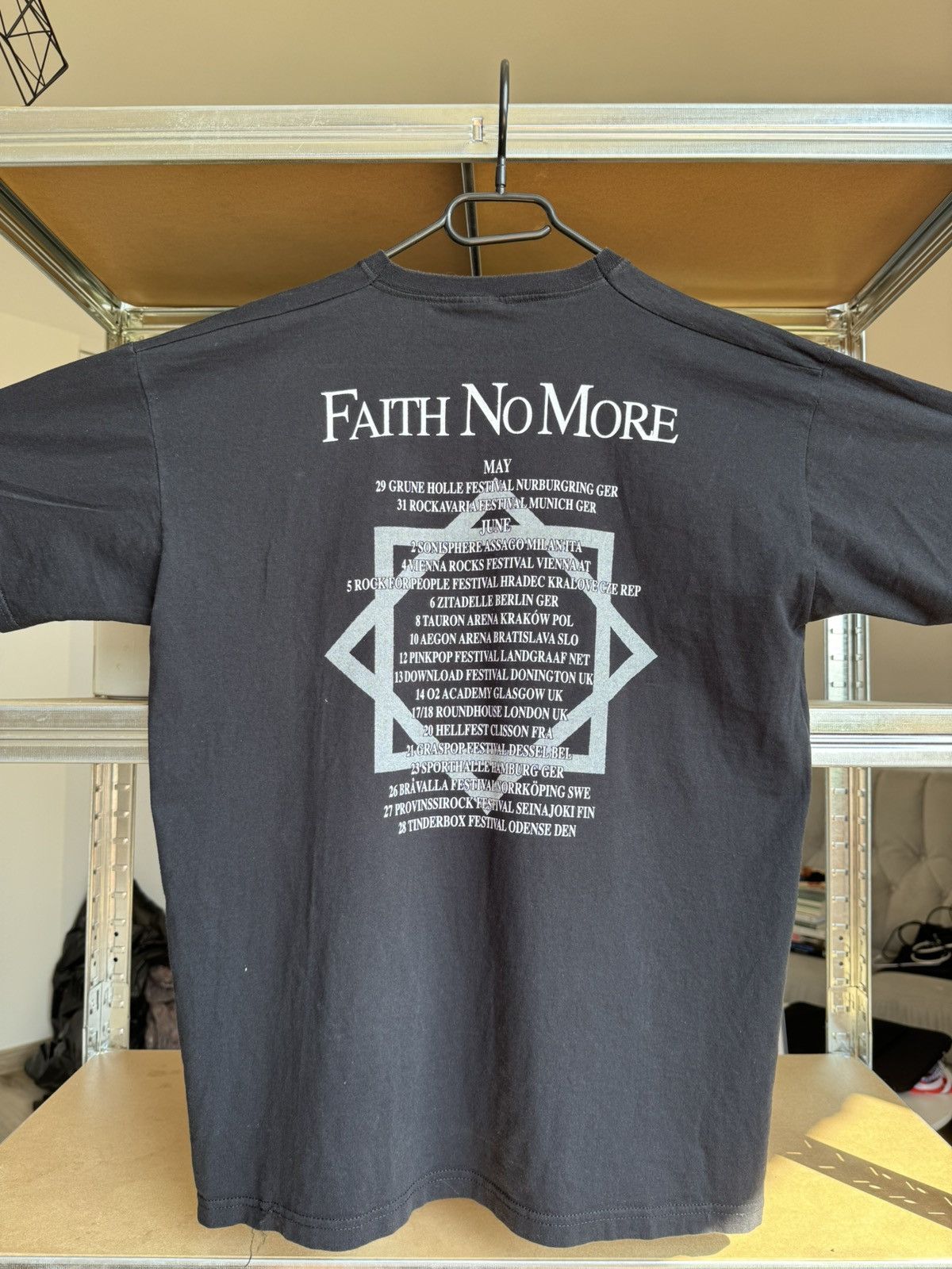 Vintage Vintage Faith No More We Care a Lot Tees 90s 00s Metal Rock Size US L / EU 52-54 / 3 - 7 Thumbnail