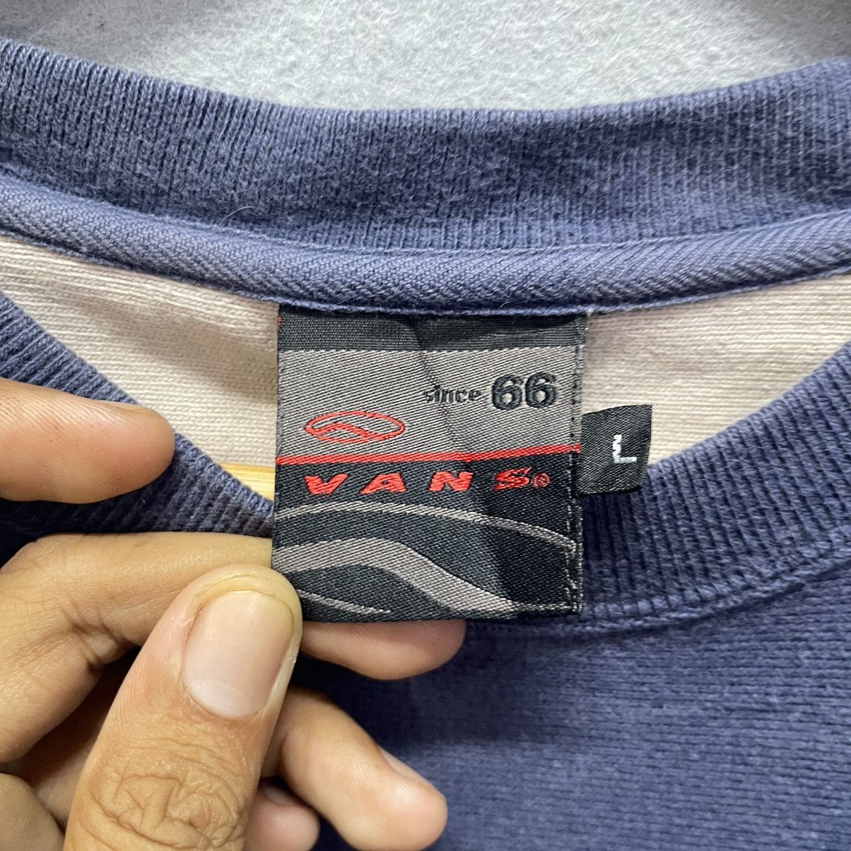 Vans Vintage Vans “Off The Wall” Long Sleeve Pullover (2000s) Size US M / EU 48-50 / 2 - 9 Thumbnail
