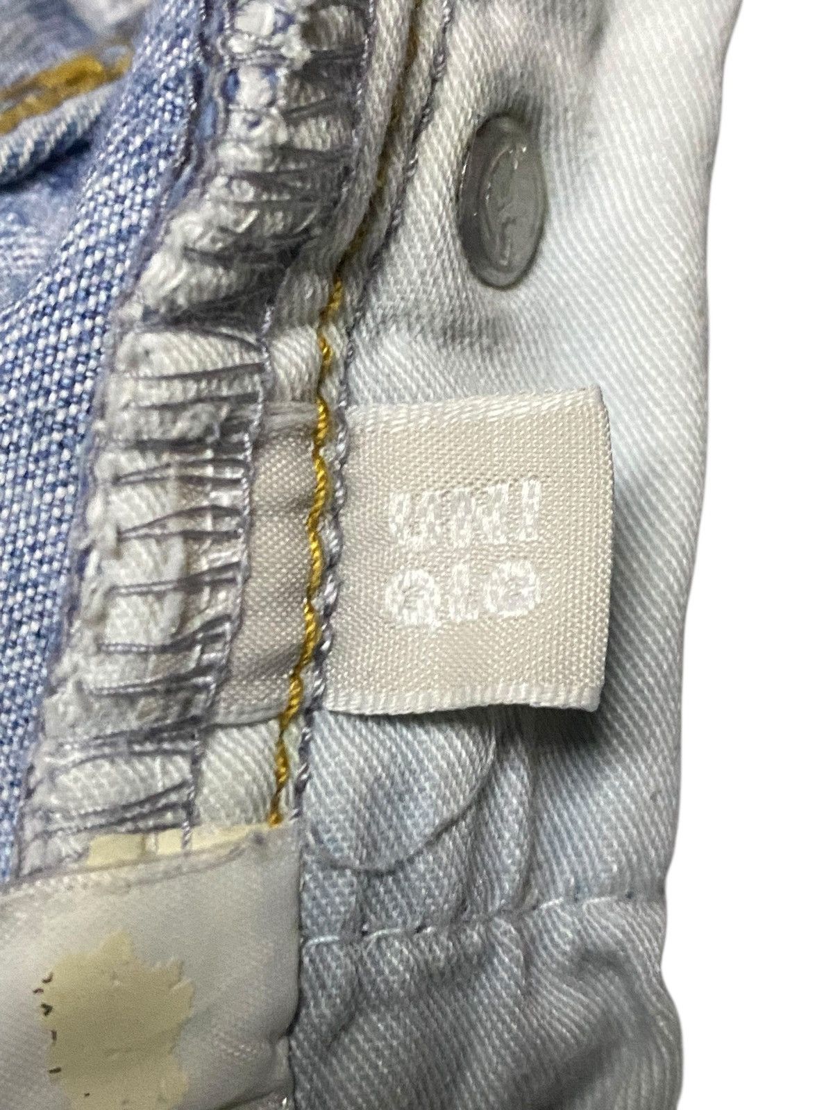 Japanese Brand Vintage Japanese Brand Uniqlo Light Wash Baggy Jeans Size US 32 / EU 48 - 16 Thumbnail