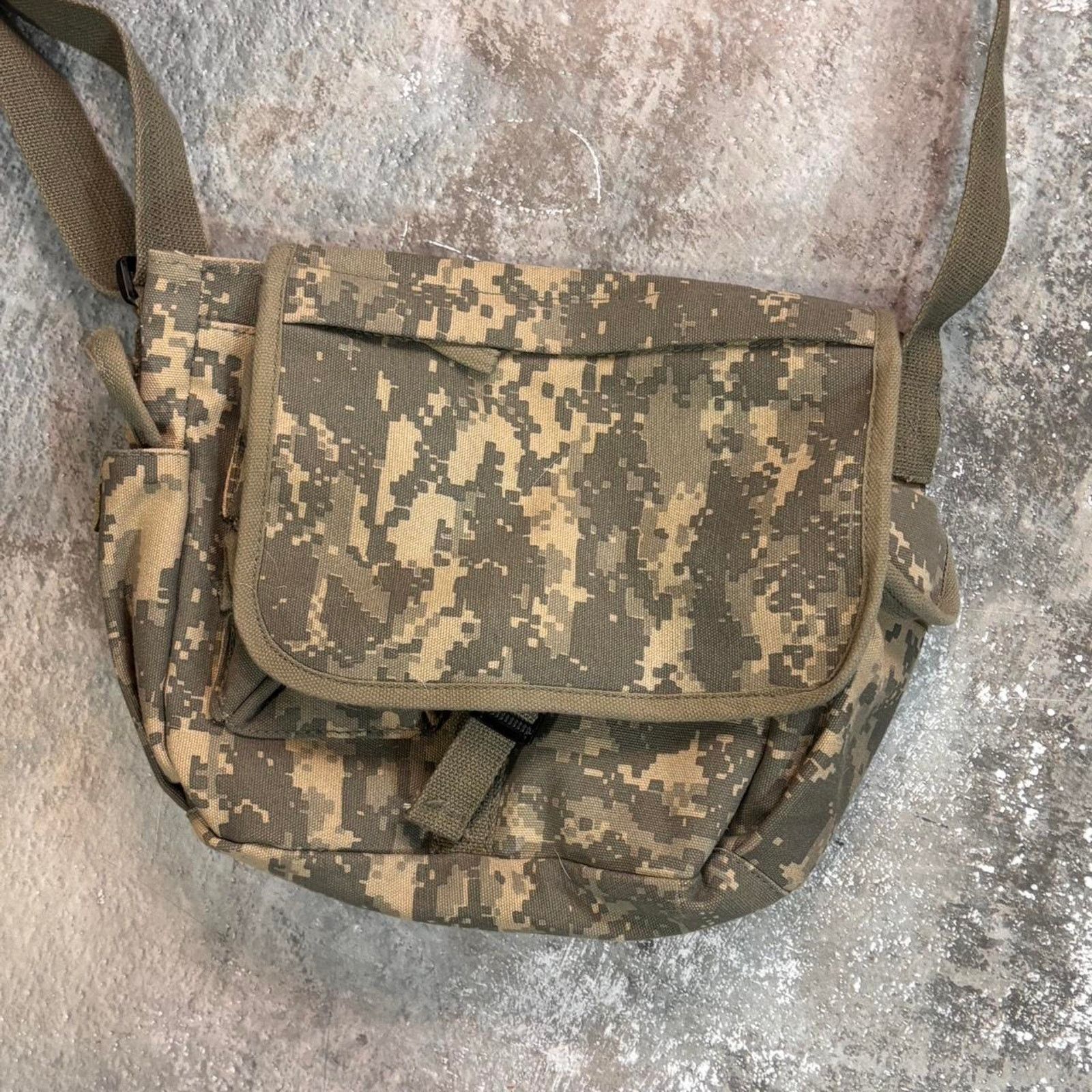 Vintage Vintage US Military Digital Camo Side Bag! Y2K Crossbody Size ONE SIZE - 5 Thumbnail