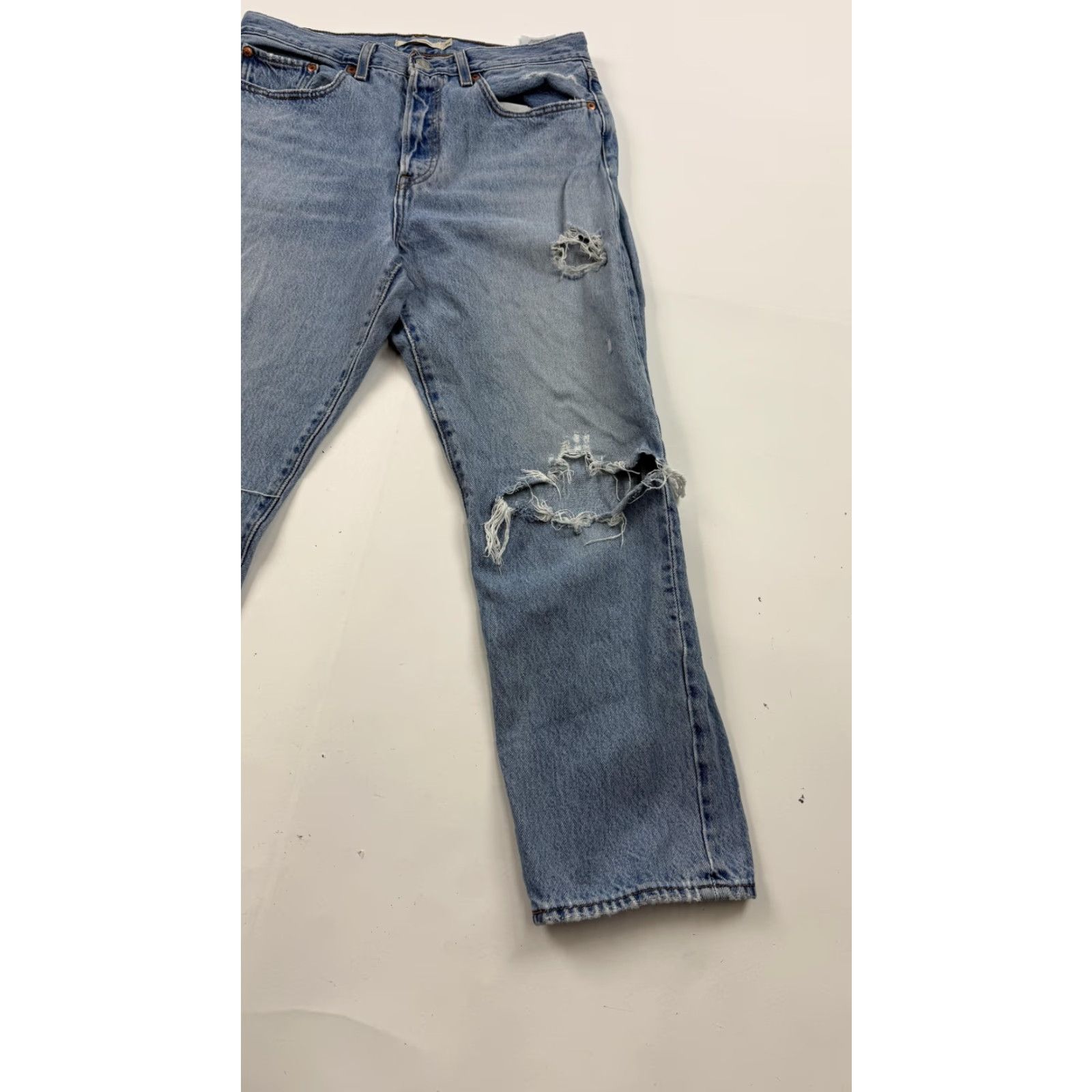 Levi's Levi's Jeans Womens 30 Light Wash Distressed Premium Wedgie Straight Ripped W30 Size 30" / US 8 / IT 44 - 2 Thumbnail
