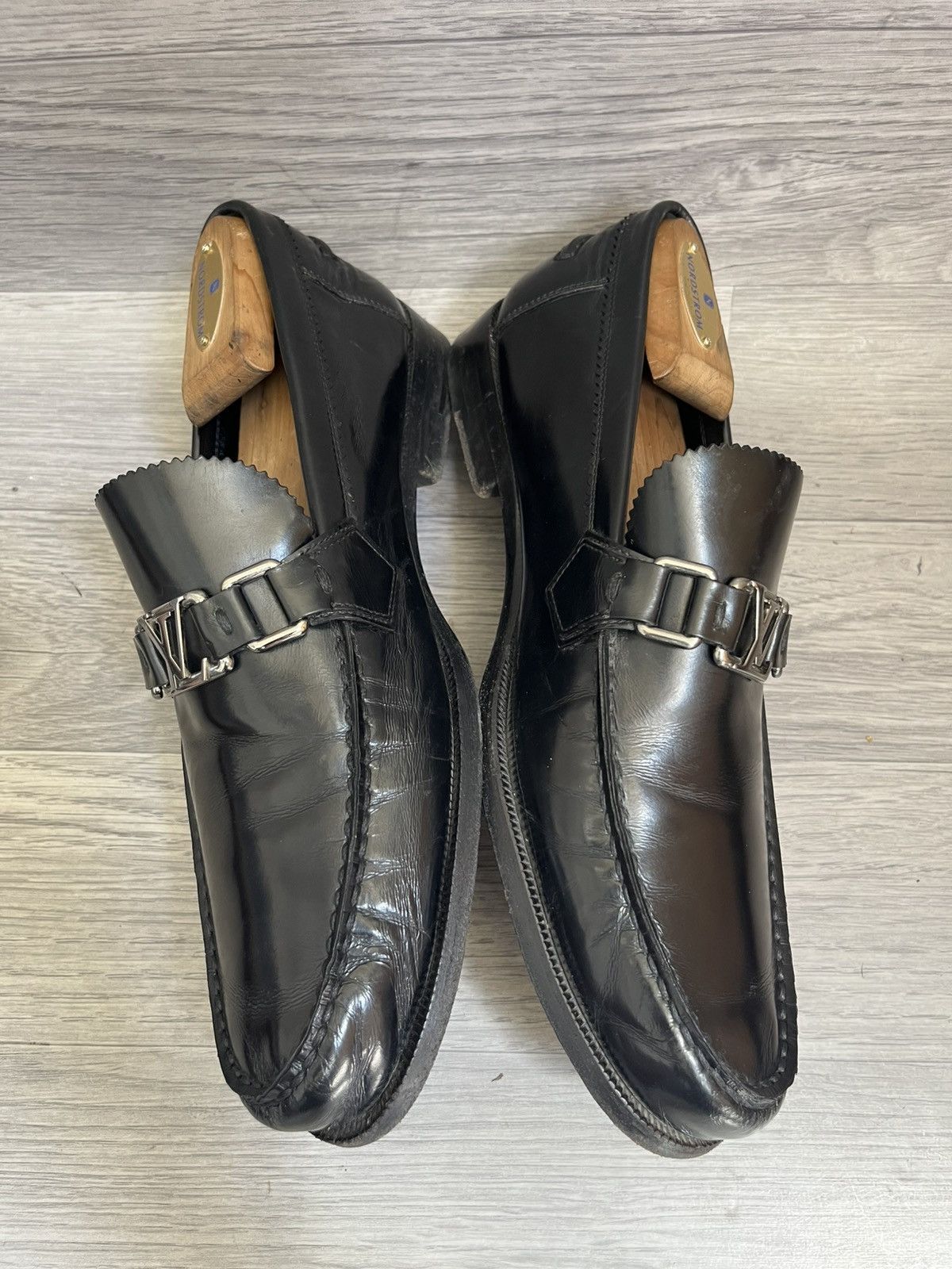 Louis Vuitton Louis Vuitton major LV logo slip on loafers uk 7.5 Size US 8.5 / EU 41-42 - 10 Thumbnail