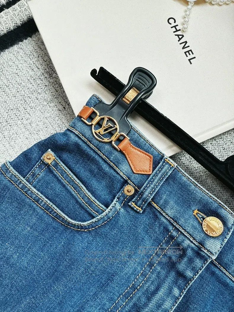 Louis Vuitton Louis Vuitton Blue Denim Shorts Size 33" - 5 Thumbnail