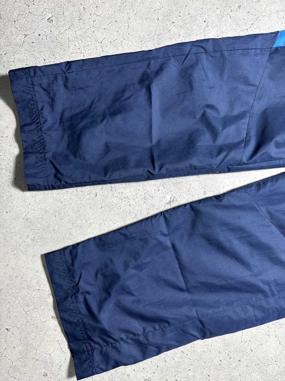 Nike Nike Vintage Nylon Track Suit Jacket & Pants Size S Blue Size US S / EU 44-46 / 1 - 11 Thumbnail