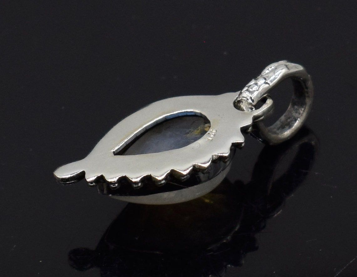 Handmade AAA Rainbow moonstone Gemstone Pendant, 925 Sterling Size ONE SIZE - 2 Thumbnail
