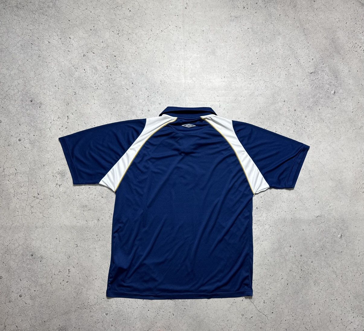 Umbro Umbro Vintage Soccer Jersey Shirt Big Logo Size US XL / EU 56 / 4 - 10 Thumbnail