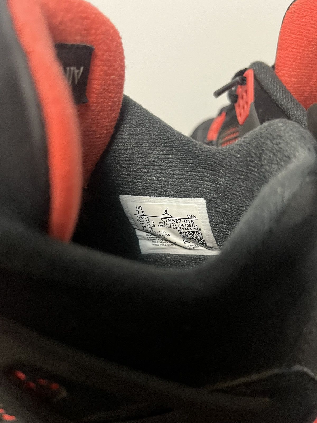 Jordan Brand × Nike Air Jordan 4 | Red Thunder Size US 7.5 / EU 40-41 - 7 Thumbnail